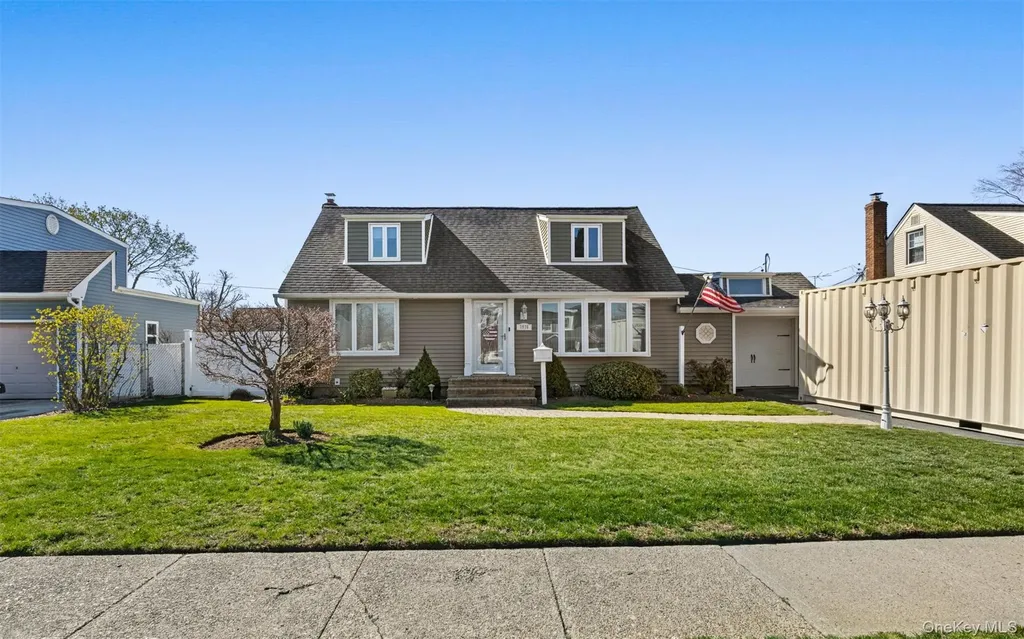 3976 Wicks Avenue Seaford NY 11783