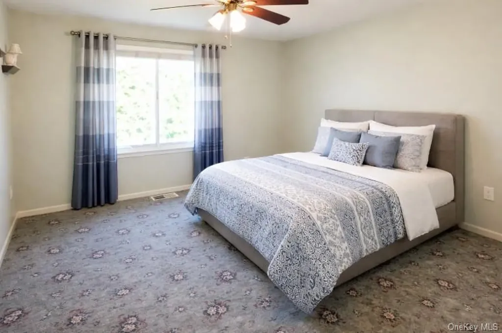 280 Brettonwoods Drive Coram NY 11727