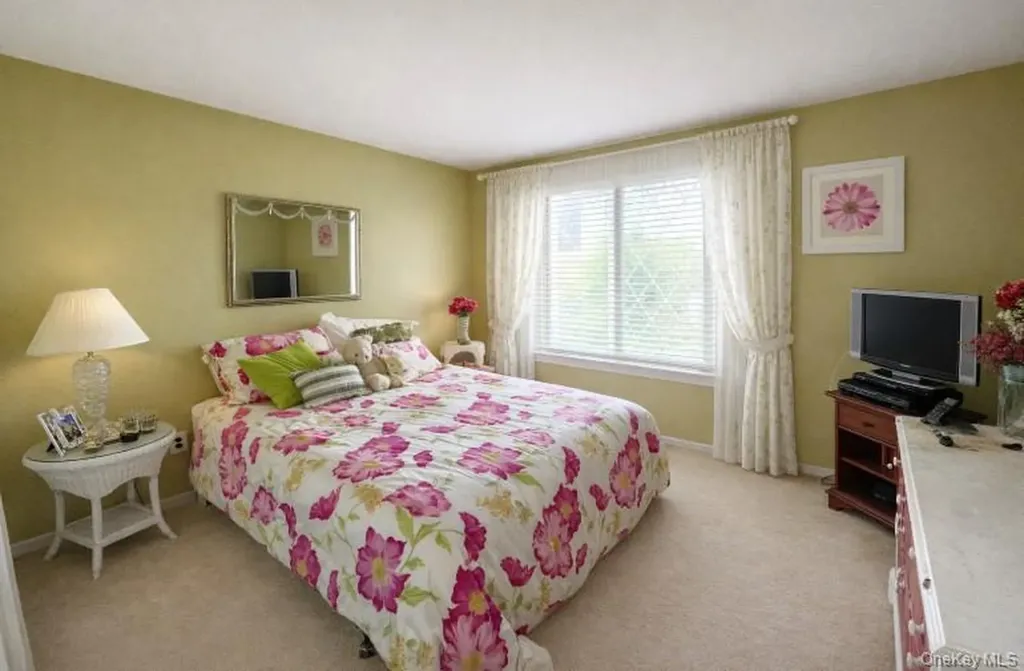 280 Brettonwoods Drive Coram NY 11727