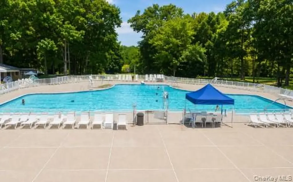 280 Brettonwoods Drive Coram NY 11727