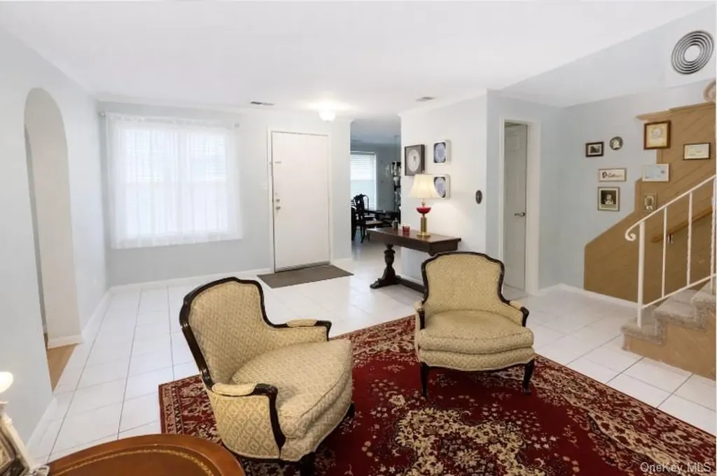 280 Brettonwoods Drive Coram NY 11727