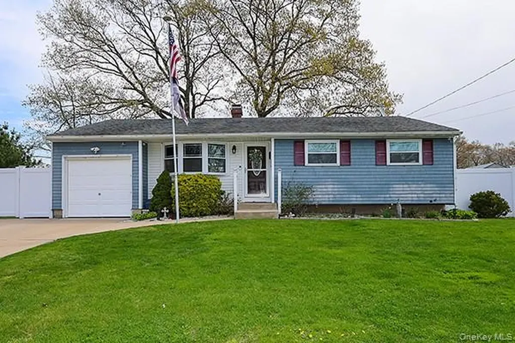 99 Ronkonkoma Boulevard Centereach NY 11720