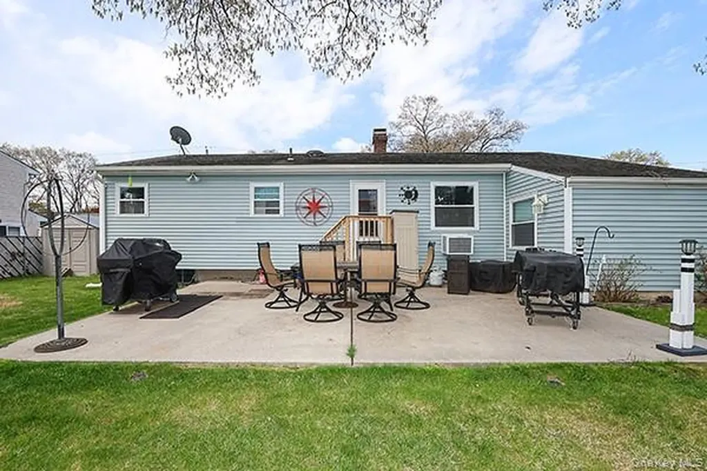 99 Ronkonkoma Boulevard Centereach NY 11720