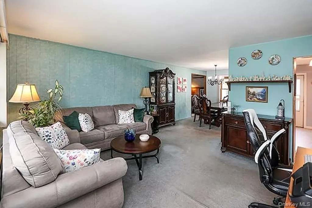 99 Ronkonkoma Boulevard Centereach NY 11720