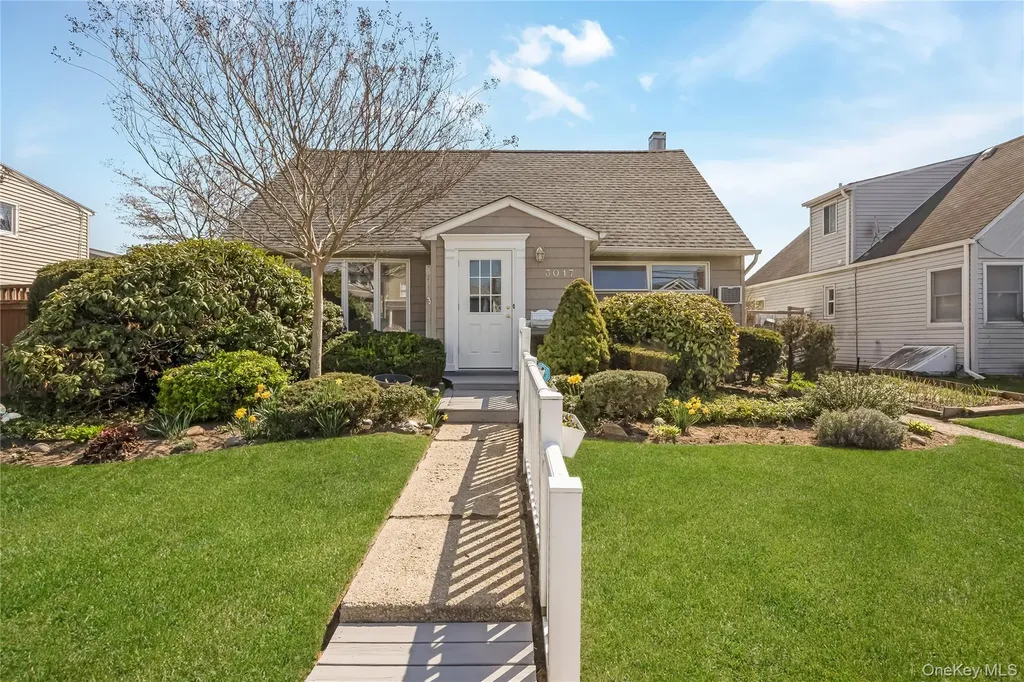 3017 Roxbury Road Oceanside NY 11572
