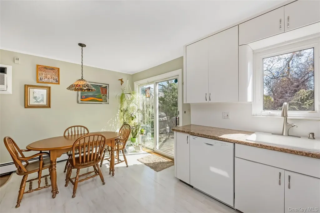 3017 Roxbury Road Oceanside NY 11572
