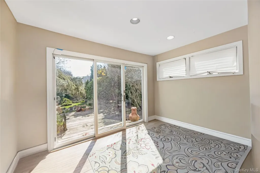 3017 Roxbury Road Oceanside NY 11572