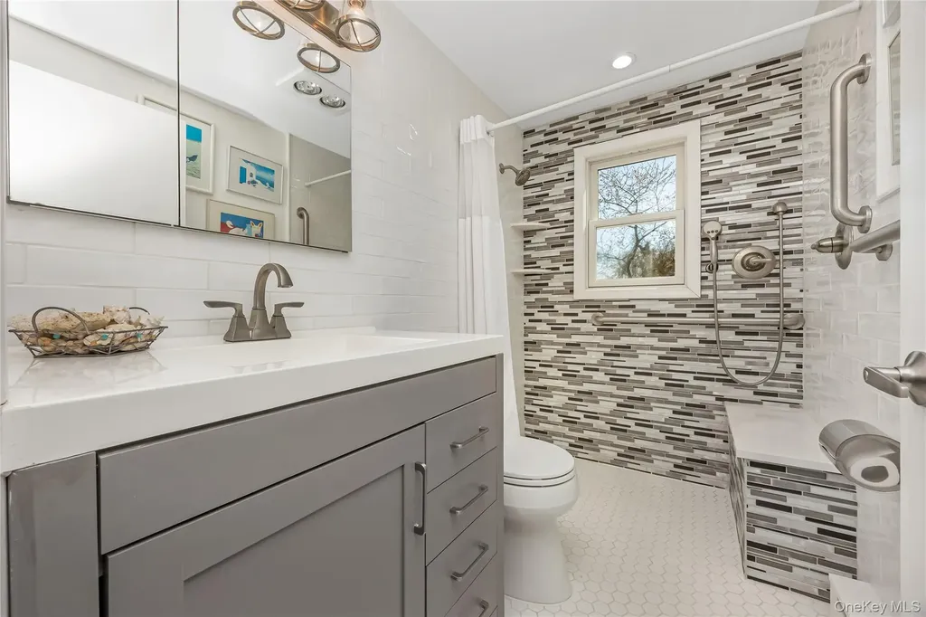3017 Roxbury Road Oceanside NY 11572