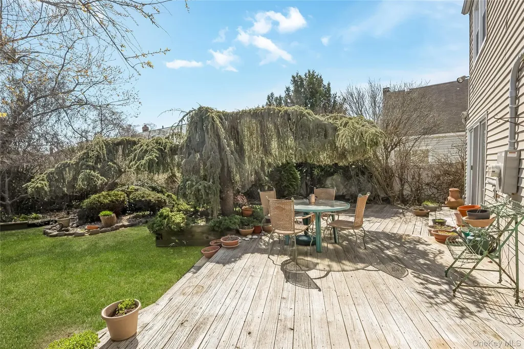 3017 Roxbury Road Oceanside NY 11572