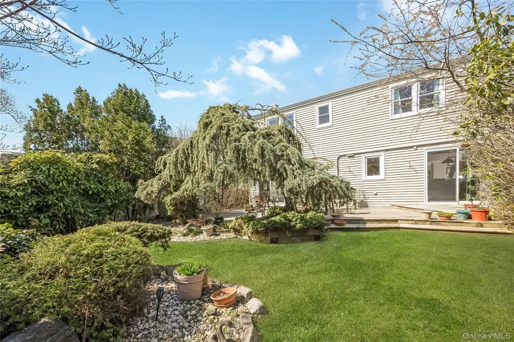 3017 Roxbury Road Oceanside NY 11572