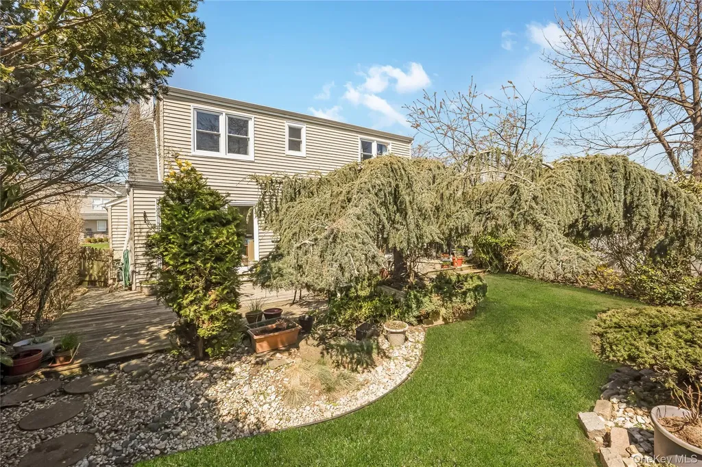 3017 Roxbury Road Oceanside NY 11572