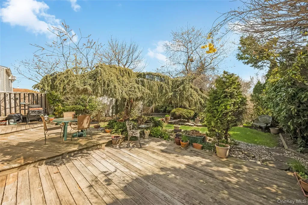 3017 Roxbury Road Oceanside NY 11572