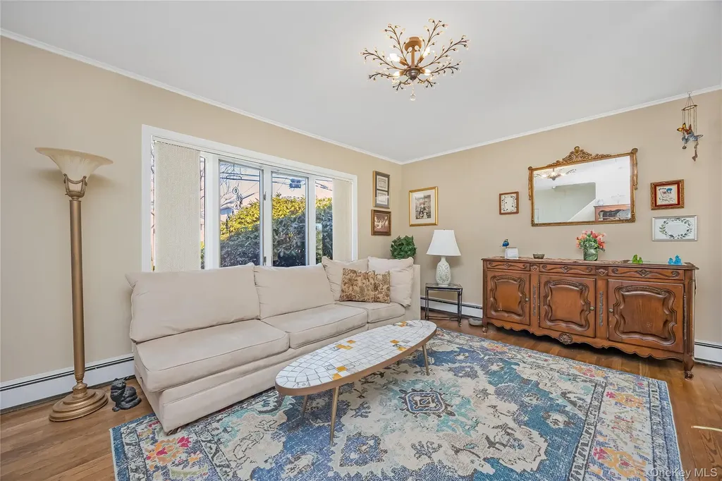 3017 Roxbury Road Oceanside NY 11572