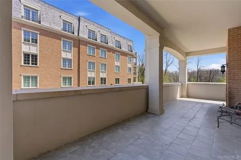 5000 Royal Court North Hills NY 11040
