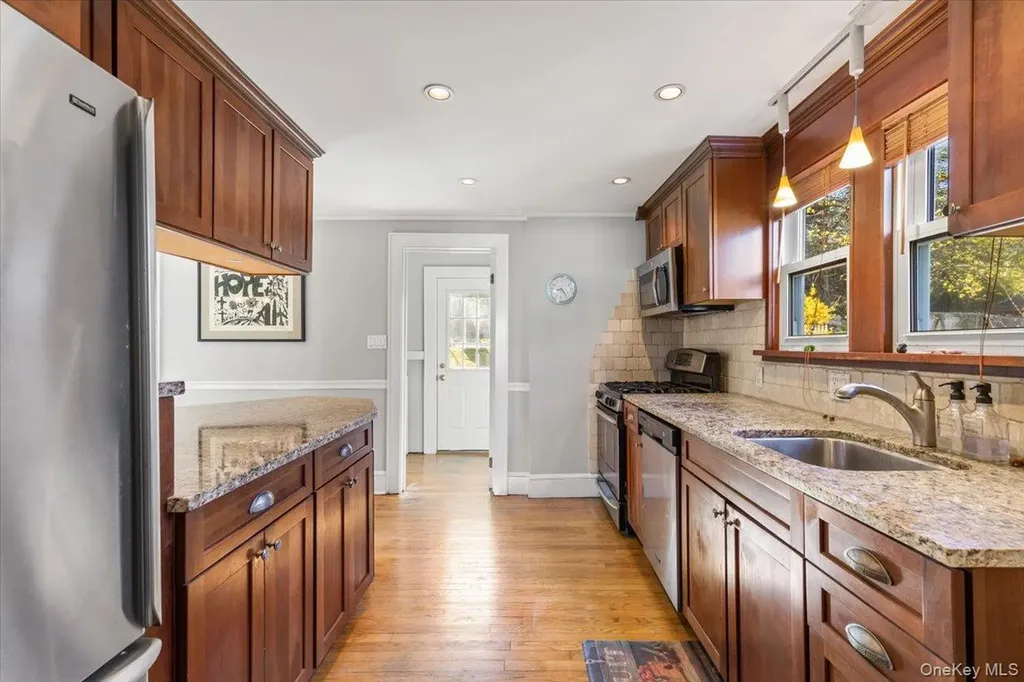 280 Knollwood Road White Plains NY 10607