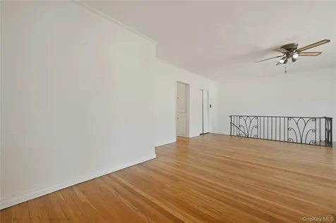 196-32 Pompeii Avenue Holliswood NY 11423