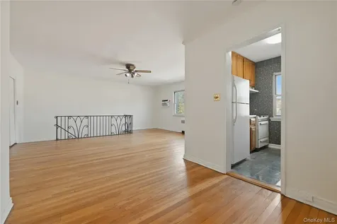 196-32 Pompeii Avenue Holliswood NY 11423