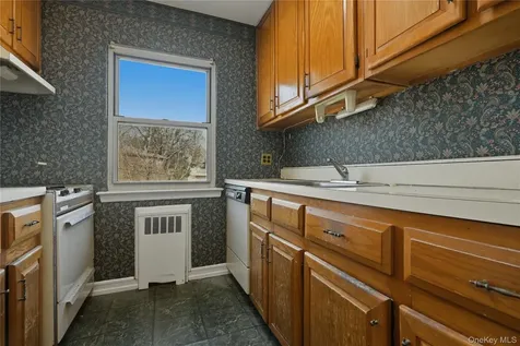 196-32 Pompeii Avenue Holliswood NY 11423