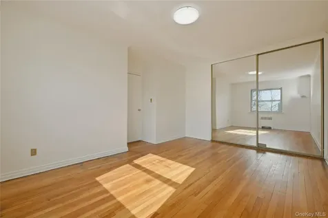 196-32 Pompeii Avenue Holliswood NY 11423
