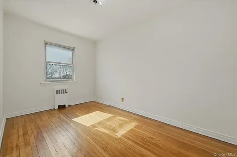 196-32 Pompeii Avenue Holliswood NY 11423