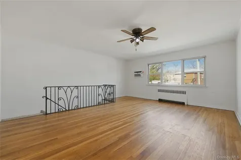 196-32 Pompeii Avenue Holliswood NY 11423