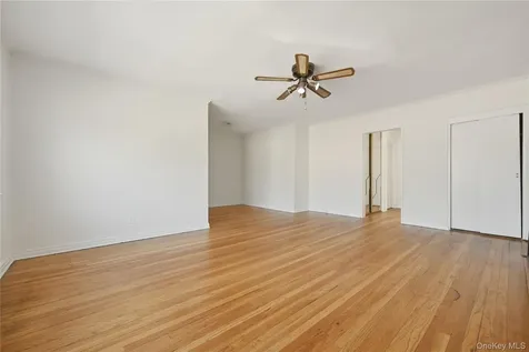 196-32 Pompeii Avenue Holliswood NY 11423