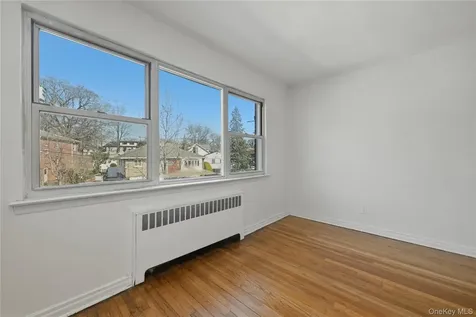 196-32 Pompeii Avenue Holliswood NY 11423