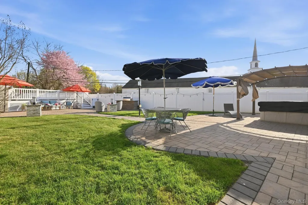 3 Miriam Lane Plainview NY 11803