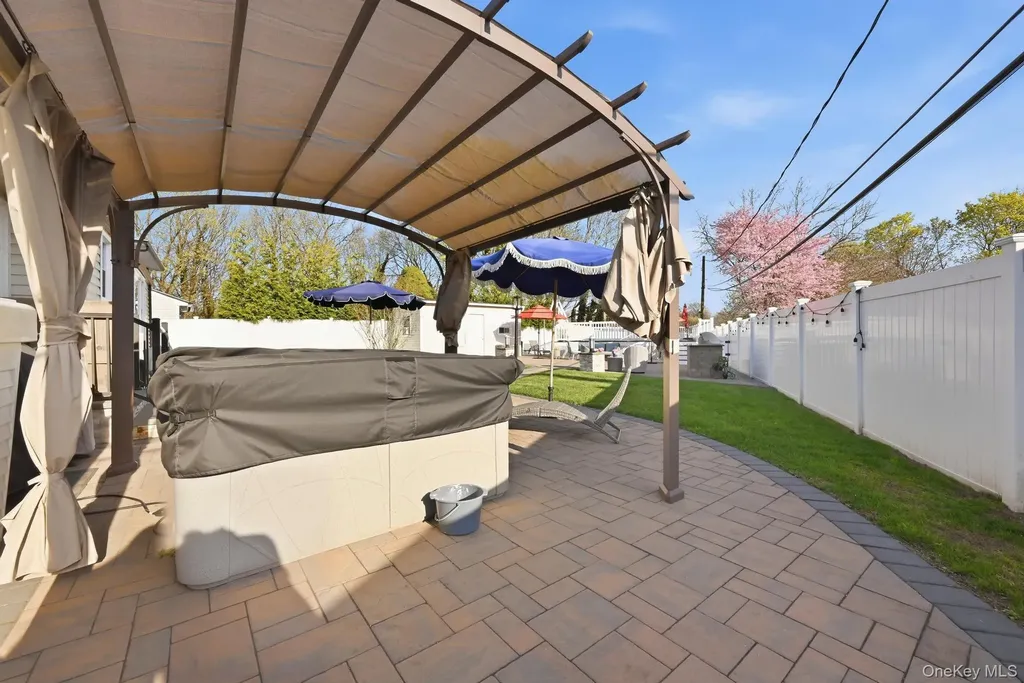 3 Miriam Lane Plainview NY 11803