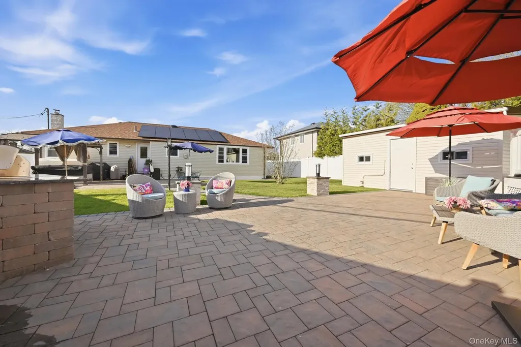 3 Miriam Lane Plainview NY 11803