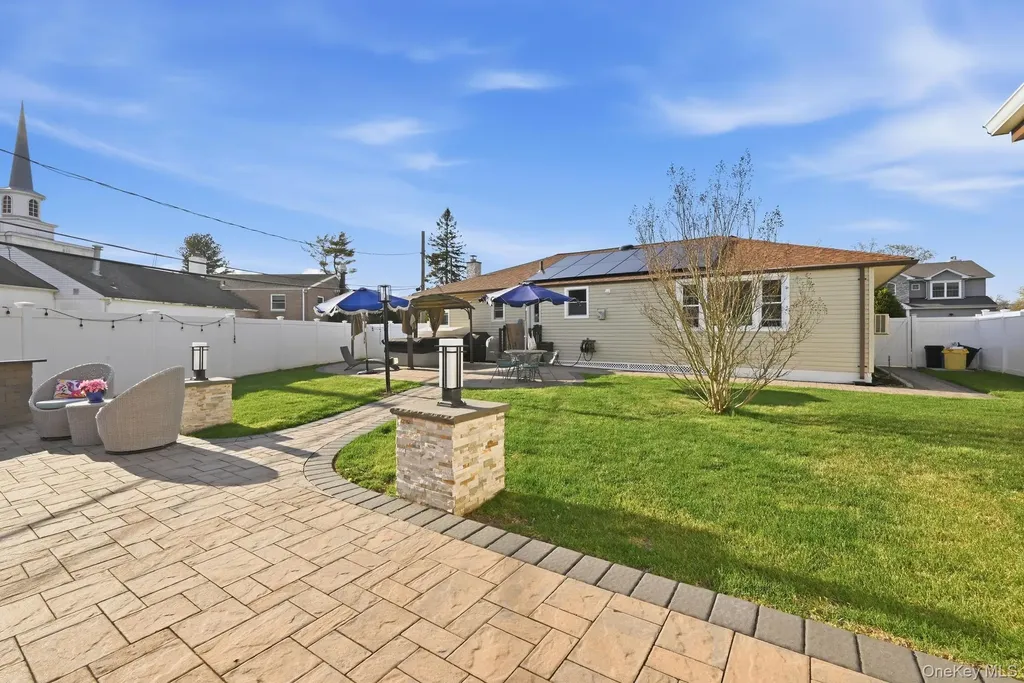 3 Miriam Lane Plainview NY 11803