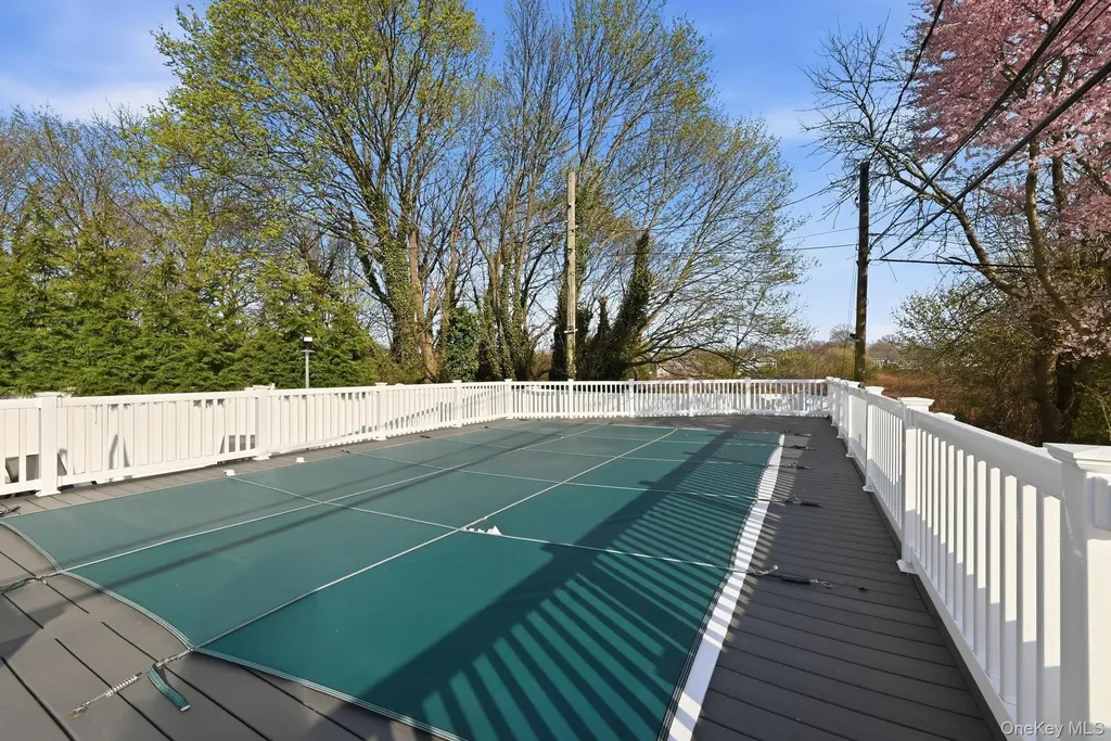 3 Miriam Lane Plainview NY 11803
