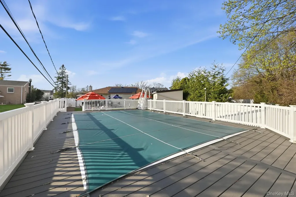 3 Miriam Lane Plainview NY 11803