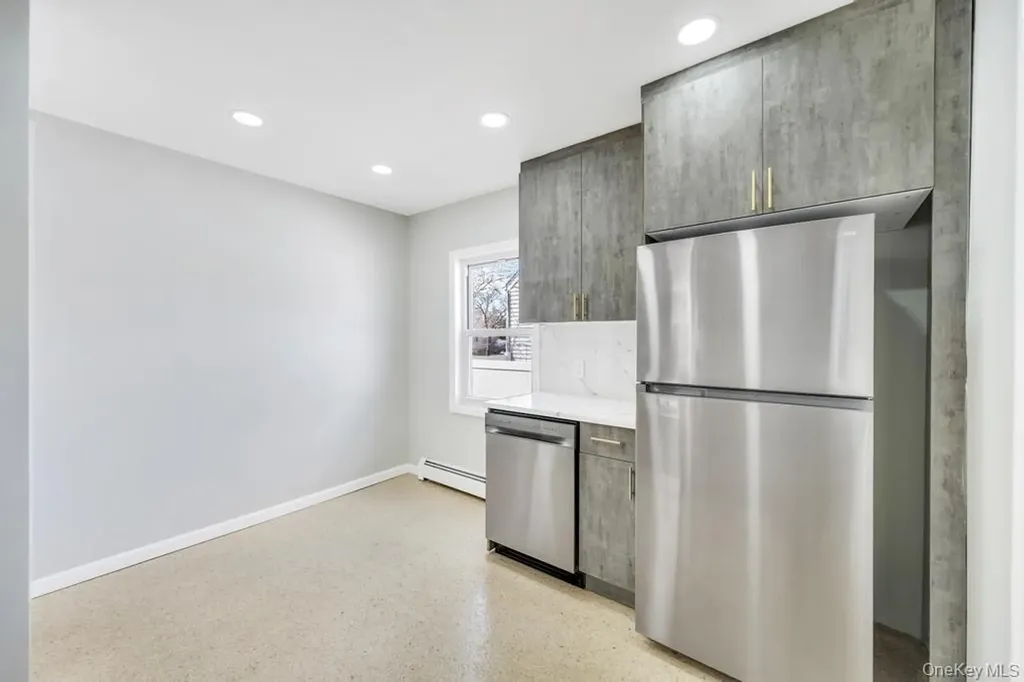 108 Lido Parkway Lindenhurst NY 11757