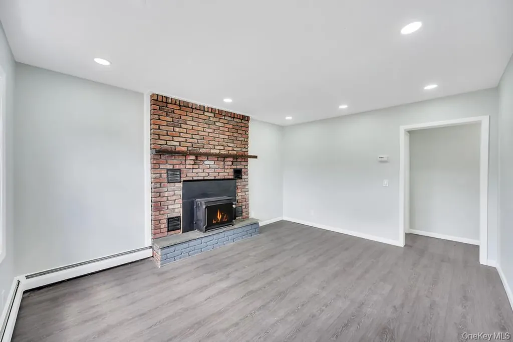 108 Lido Parkway Lindenhurst NY 11757