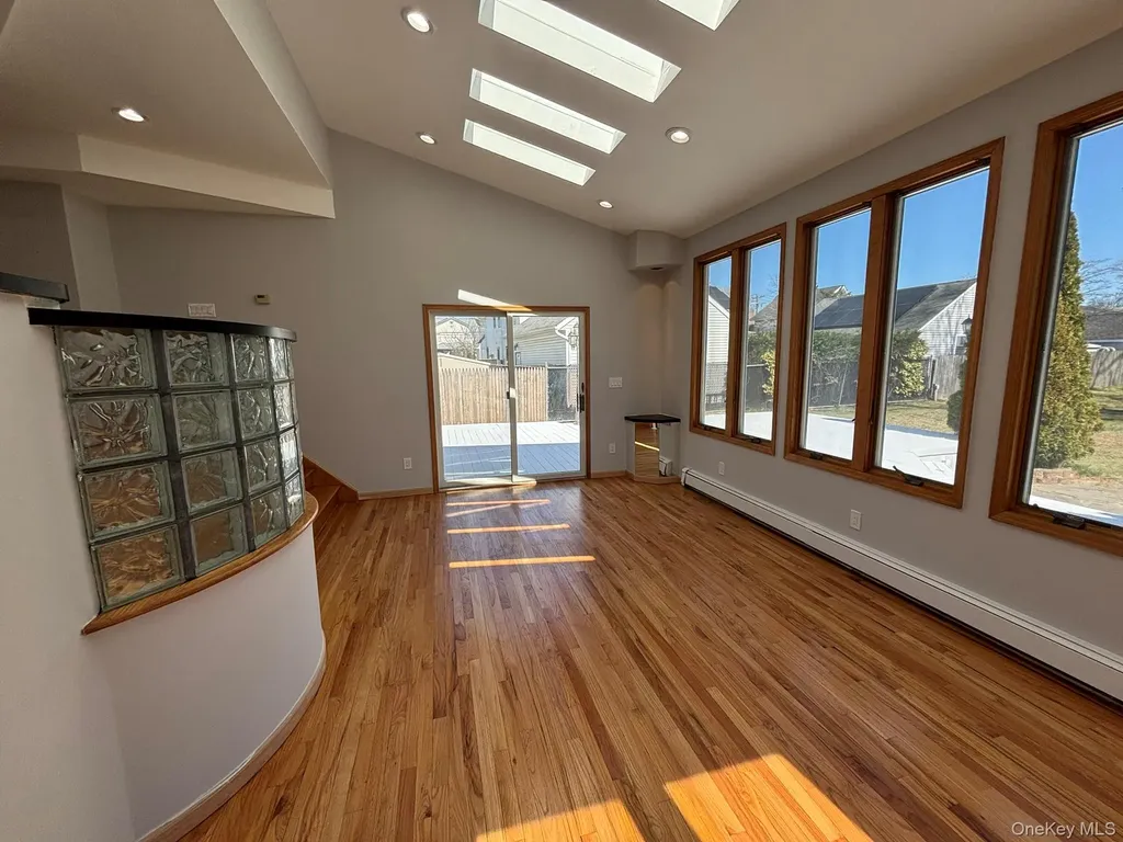 2689 Cedar Court Oceanside NY 11572