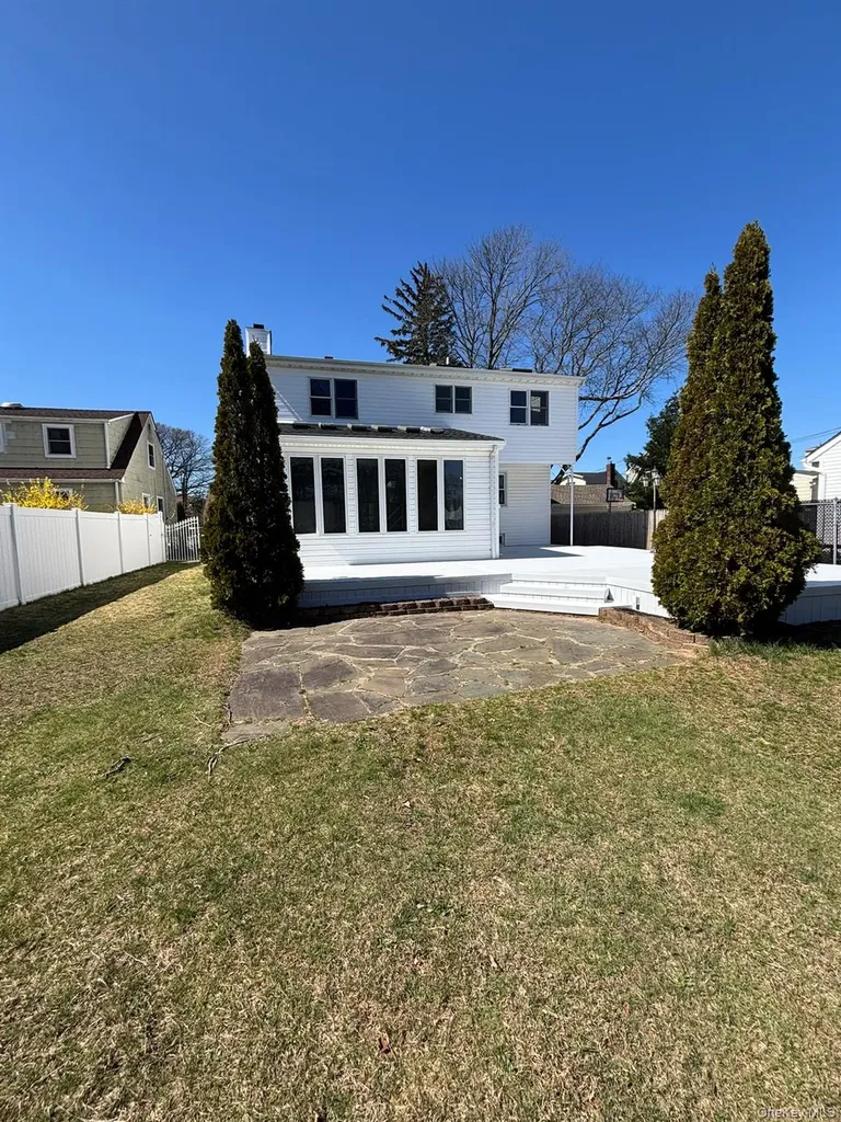 2689 Cedar Court Oceanside NY 11572
