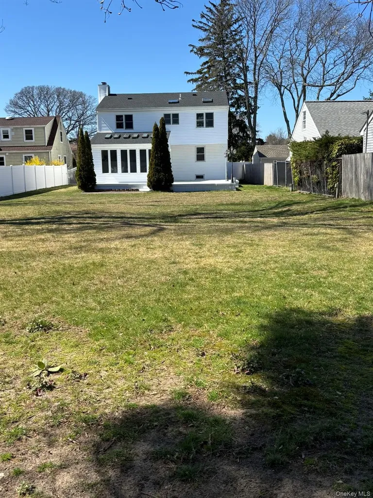 2689 Cedar Court Oceanside NY 11572