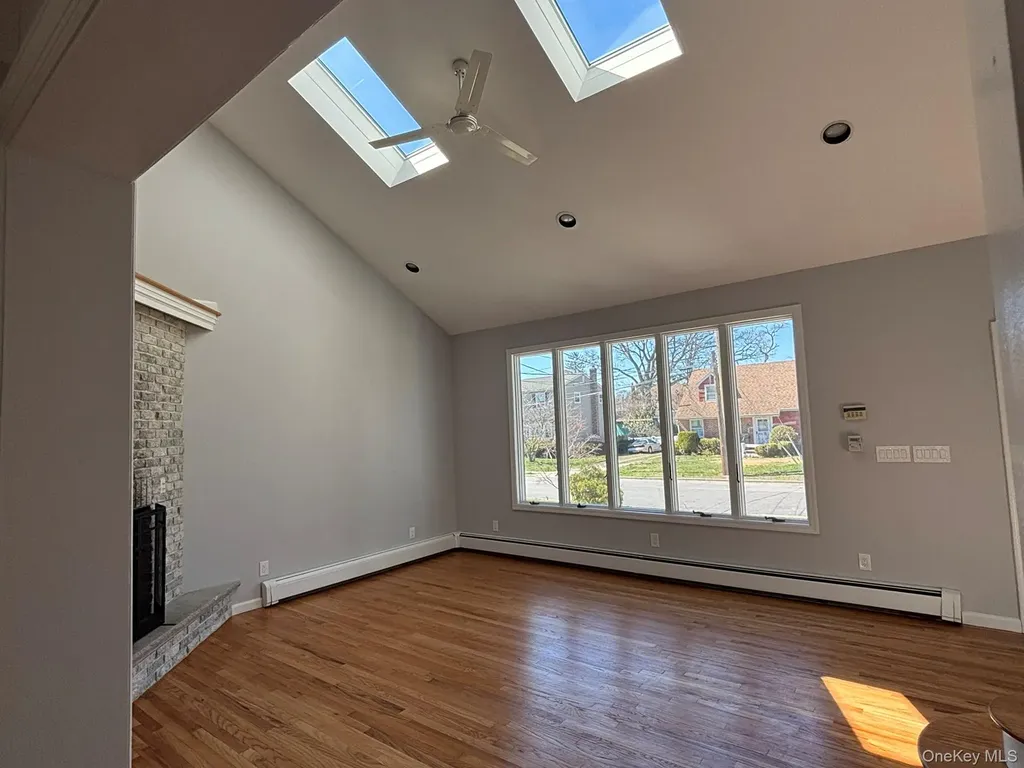 2689 Cedar Court Oceanside NY 11572