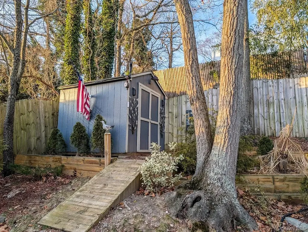 33 Park Drive Rocky Point NY 11778