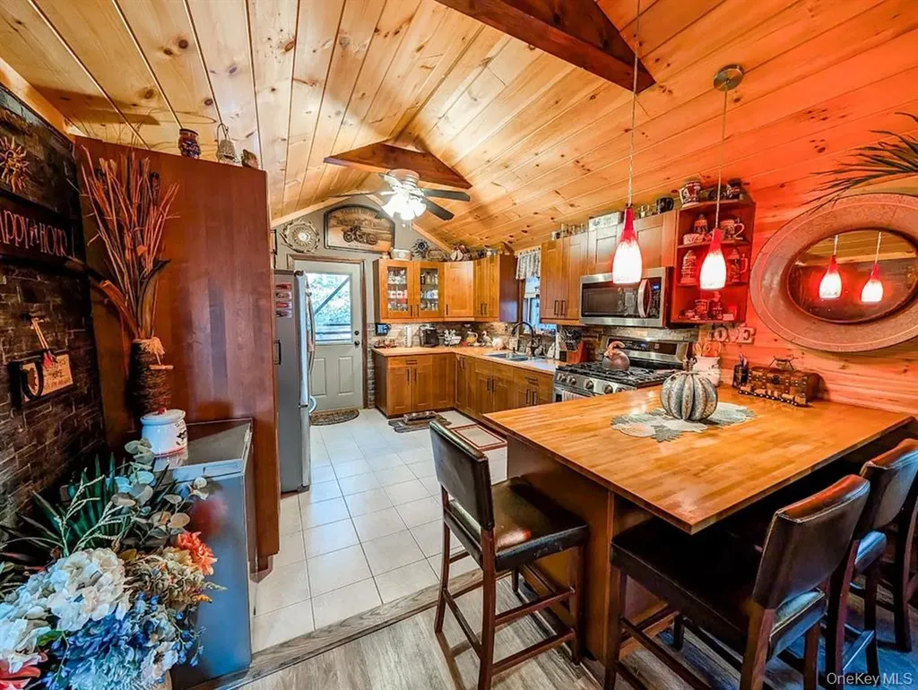 33 Park Drive Rocky Point NY 11778