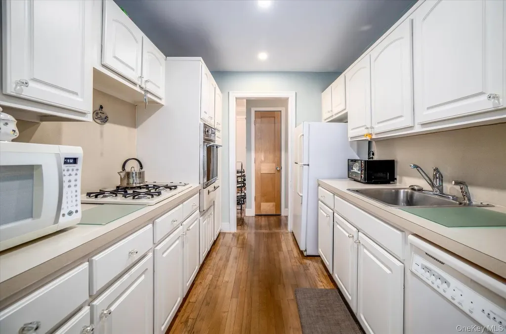 333 E Broadway Long Beach NY 11561