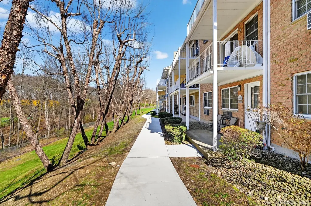 1840 Crompond Road Peekskill NY 10566