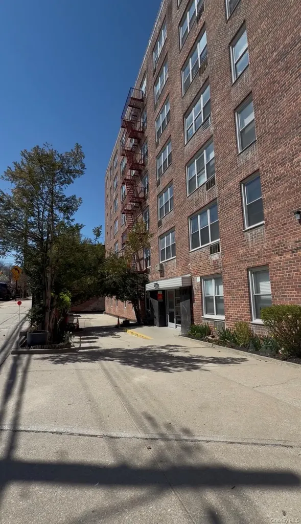 5715 Mosholu Avenue Bronx NY 10471