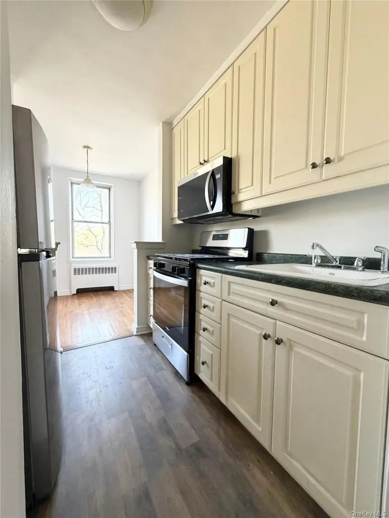 5715 Mosholu Avenue Bronx NY 10471