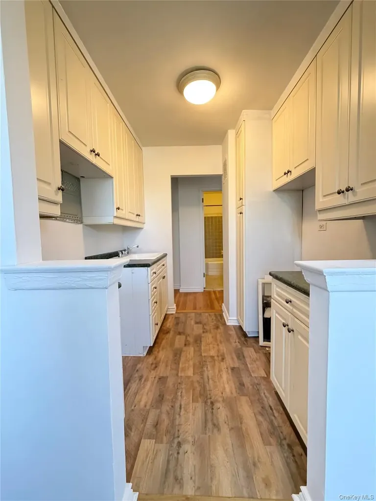 5715 Mosholu Avenue Bronx NY 10471