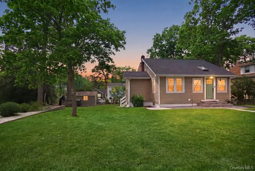 14 Sunburst Drive Rocky Point NY 11778