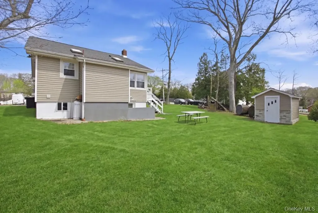 14 Sunburst Drive Rocky Point NY 11778