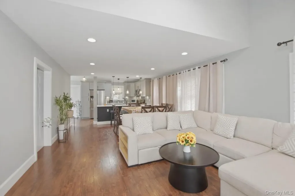 14 Sunburst Drive Rocky Point NY 11778
