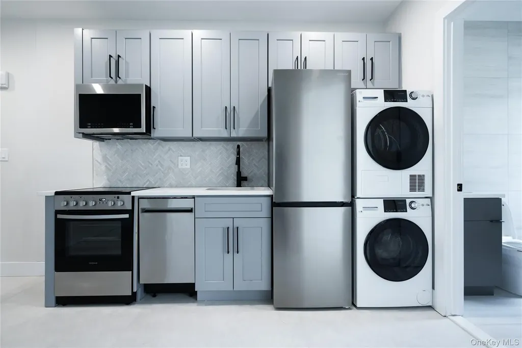 315 W Broadway Long Beach NY 11561